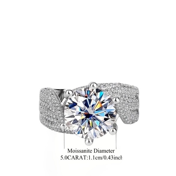 925 Sterling Silver 5 Carat Moissanite Ring - Luxurious Faux Diamond - Picture 6 of 10